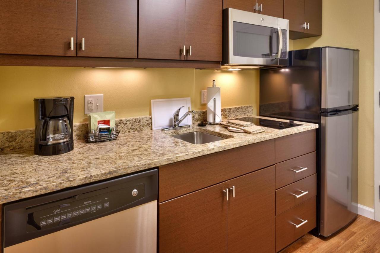 Towneplace Suites By Marriott Dickinson Esterno foto