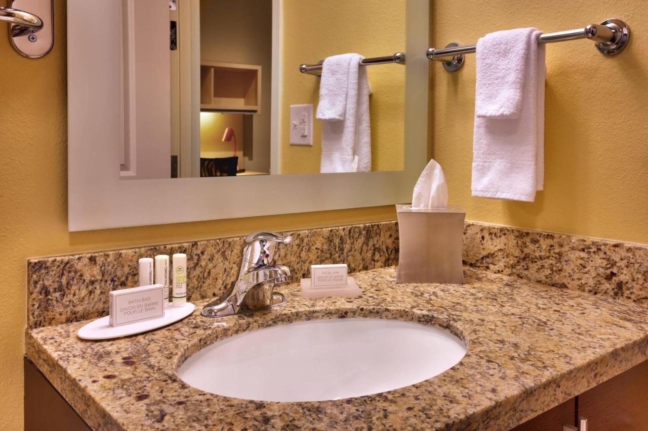 Towneplace Suites By Marriott Dickinson Esterno foto