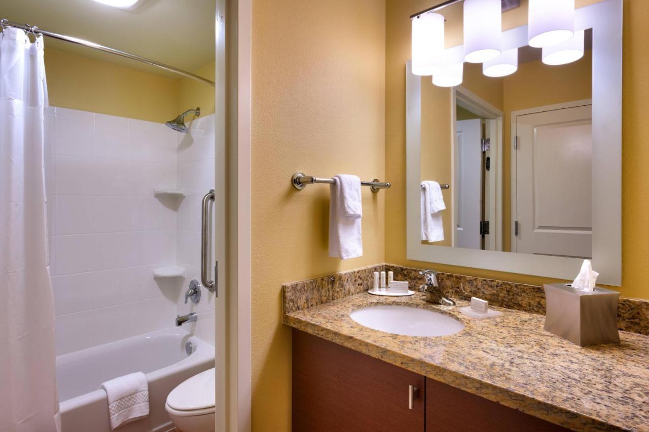 Towneplace Suites By Marriott Dickinson Esterno foto