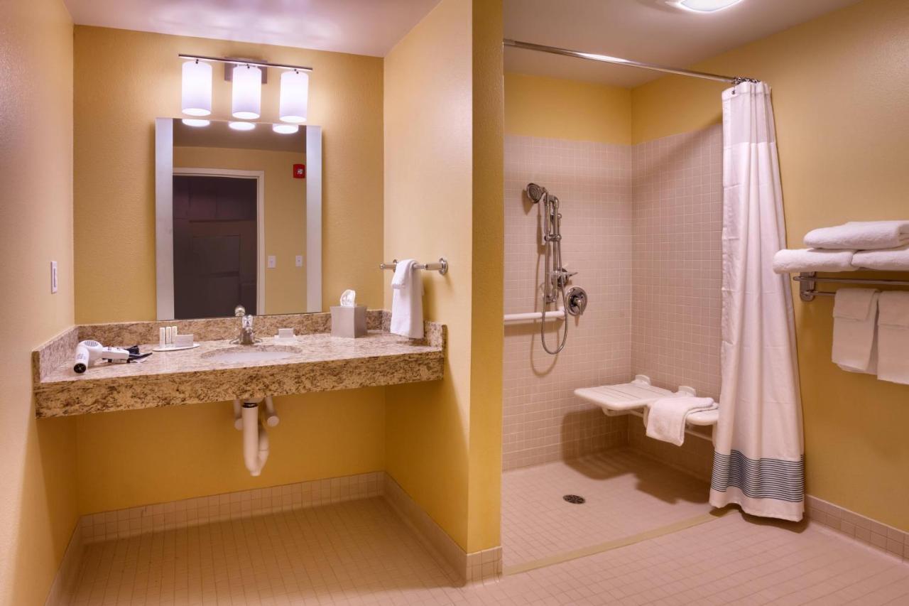 Towneplace Suites By Marriott Dickinson Esterno foto