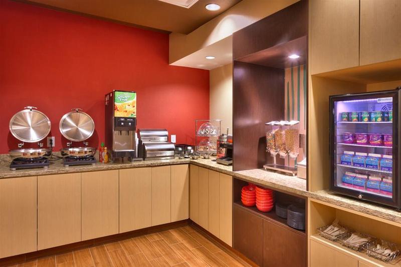 Towneplace Suites By Marriott Dickinson Esterno foto