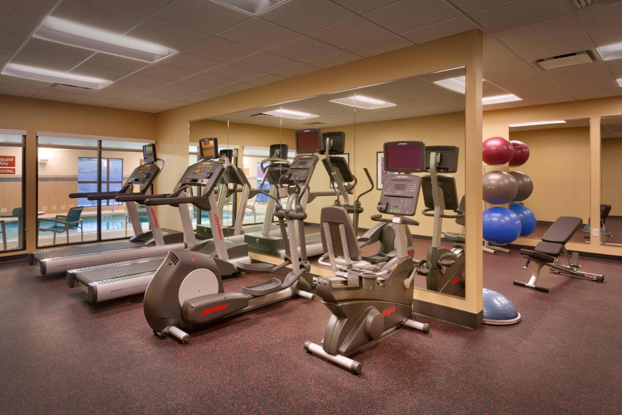 Towneplace Suites By Marriott Dickinson Esterno foto