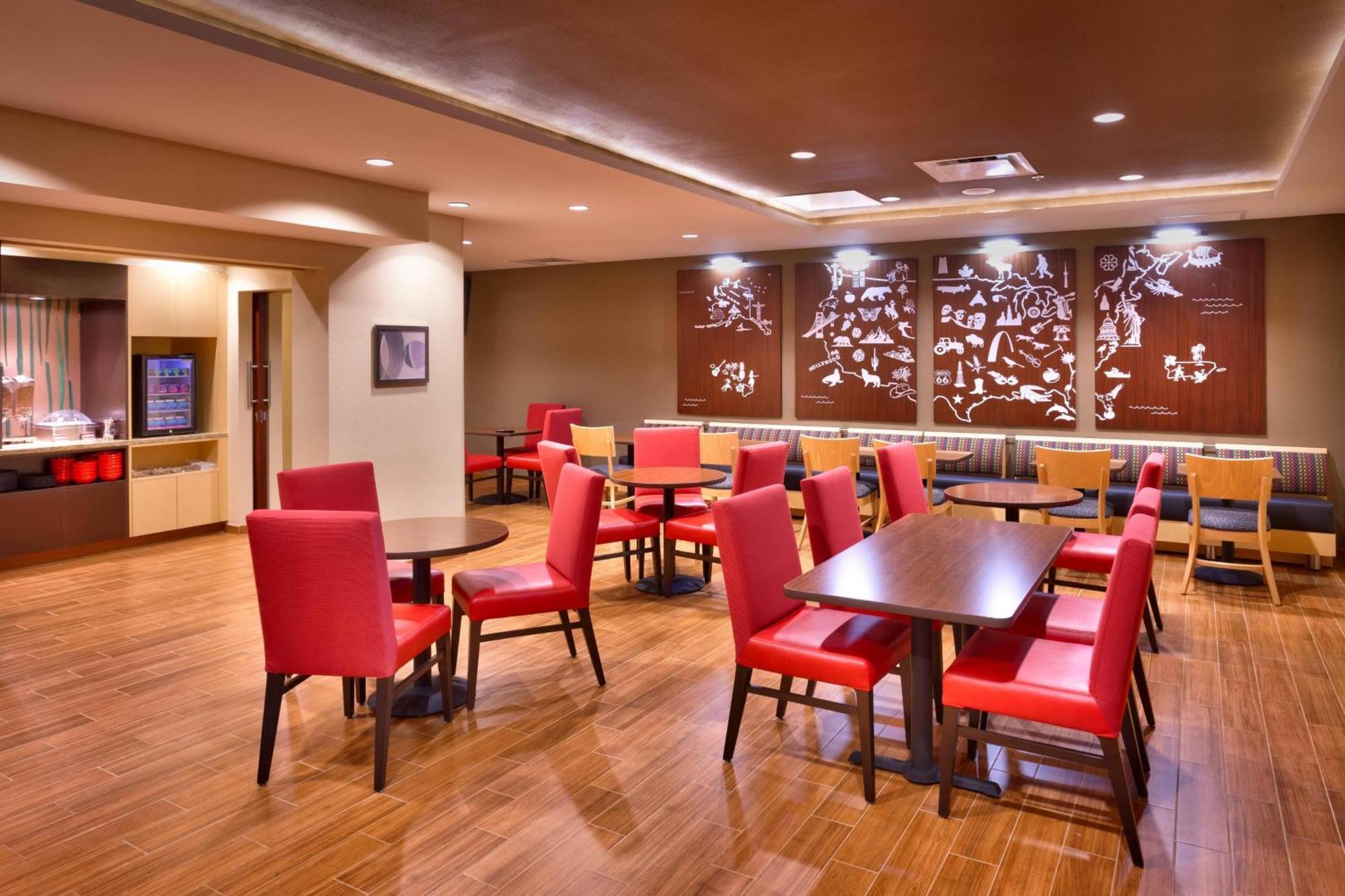 Towneplace Suites By Marriott Dickinson Esterno foto